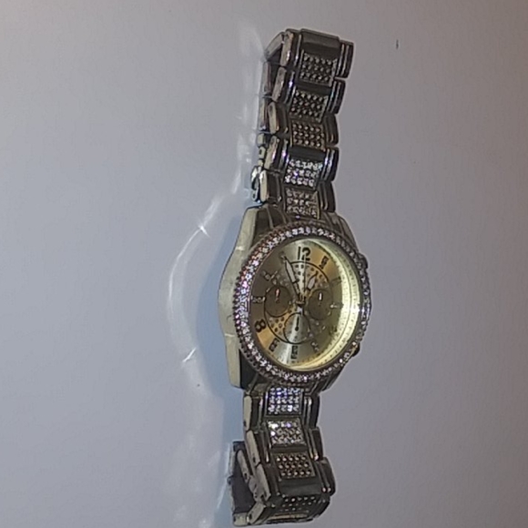 Rose gold watch diamond bezels around face - Picture 2 of 2